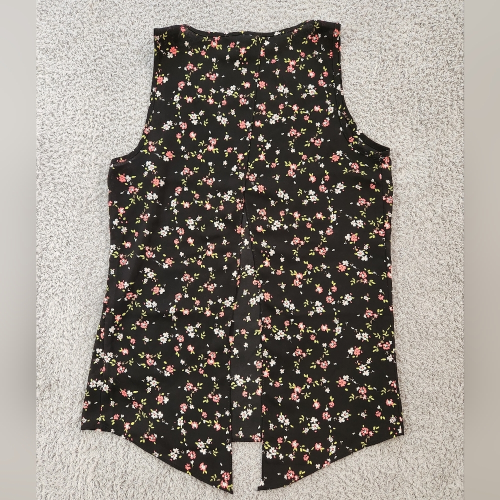 Express Black Multicolor Flower Pattern Sleevess … - image 4